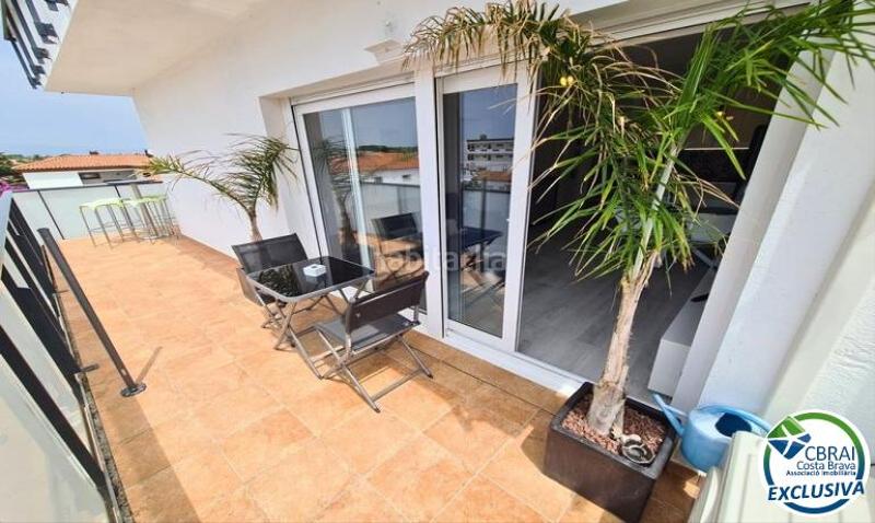 Foto 4a740d1a-4d18-4008-8400-ea2a12c55041. Apartamento en carrer san mori 6 2 6 apartamento en venta girona en Empuriabrava