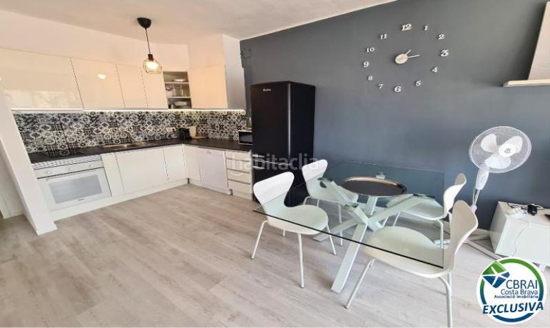 Foto 6b7b3c60-9e1f-48af-8d92-d60124c539ef. Apartamento en carrer san mori 6 2 6 apartamento en venta girona en Empuriabrava