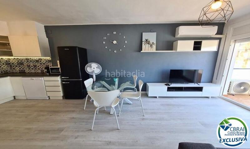 Foto 78b777f6-d289-483a-b38e-f65fe65e1242. Apartamento en carrer san mori 6 2 6 apartamento en venta girona en Empuriabrava