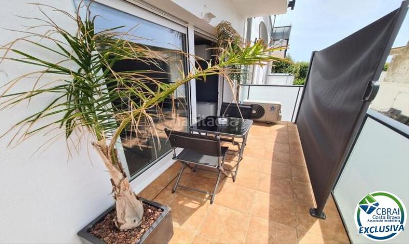 Foto ab989c51-da07-40f7-bf31-6b91129f6553. Apartamento en carrer san mori 6 2 6 apartamento en venta girona en Empuriabrava