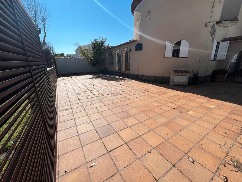 Foto 08a4063c-39da-45b6-9363-6b7071281d20. Casa en carrer llobregat casa en venta girona en Empuriabrava