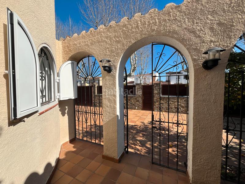 Foto 1763b0b2-998f-4520-8798-082f7e5a53a4. Casa en carrer llobregat casa en venta girona en Empuriabrava