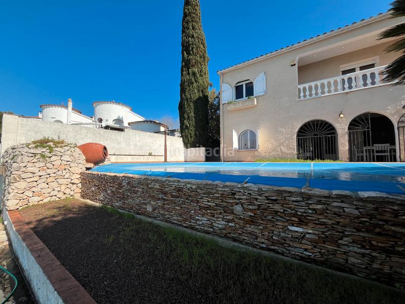 Foto 42f78ed2-c199-412c-beb7-a13dcbcb7d6a. Casa en carrer llobregat casa en venta girona en Empuriabrava