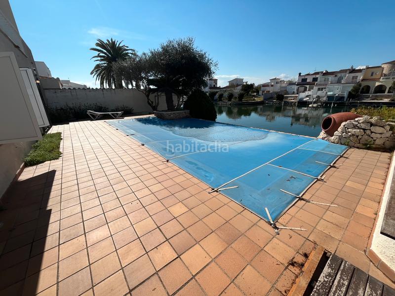 Foto 47ae2f62-4fa2-4152-bee0-6eca862a6d84. Casa en carrer llobregat casa en venta girona en Empuriabrava