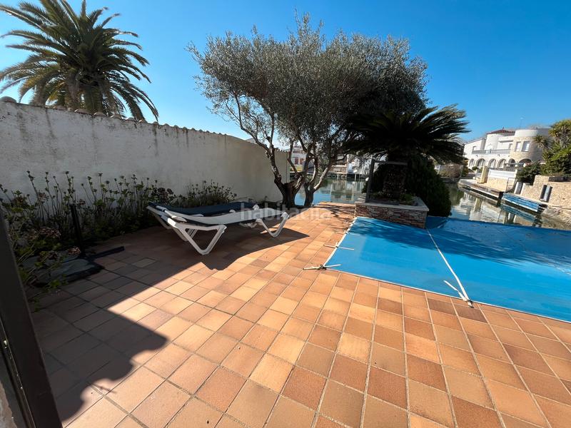 Foto 567d0298-0e76-4d1b-bbf0-7339e4711c02. Casa en carrer llobregat casa en venta girona en Empuriabrava