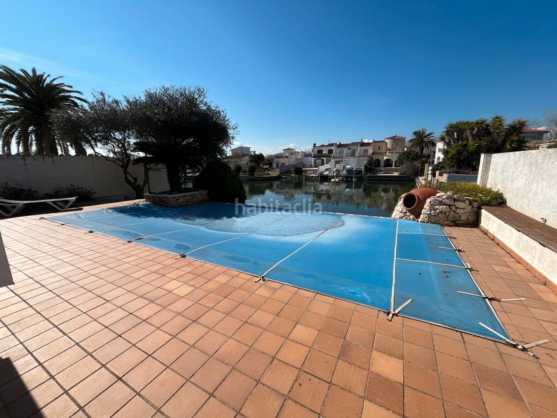 Foto 68cf91a0-8ebc-4e93-828e-61b5fca066bc. Casa en carrer llobregat casa en venta girona en Empuriabrava