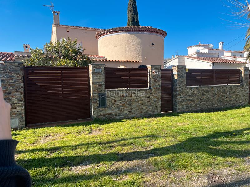Foto 6a675290-2c4f-4d75-a613-e643f6eda334. Casa en carrer llobregat casa en venta girona en Empuriabrava