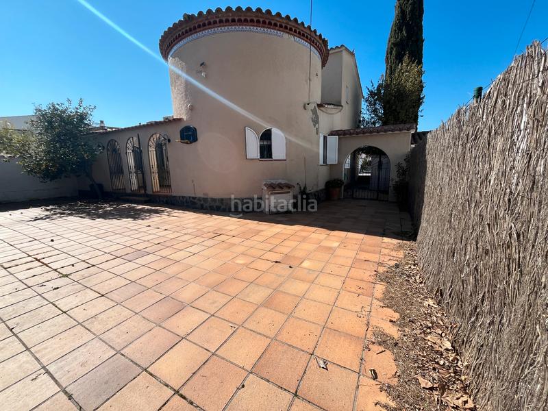 Foto 765a4d5a-ef42-411f-b8d1-02db8ee97d57. Casa en carrer llobregat casa en venta girona en Empuriabrava