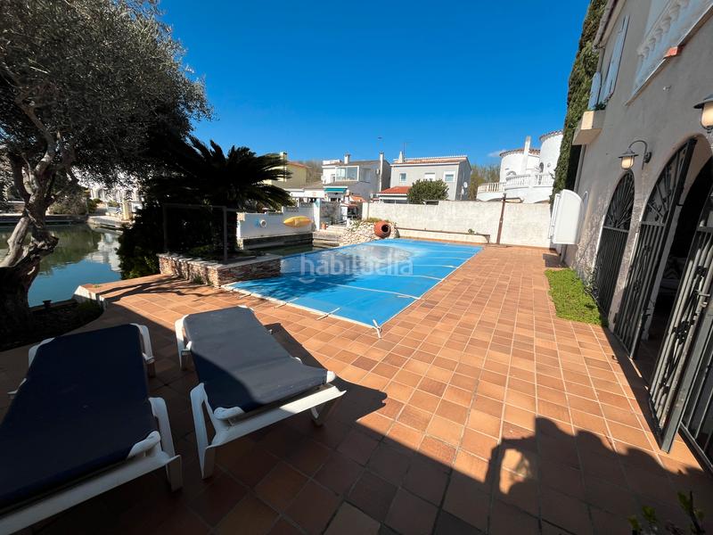 Foto 792a38ce-c688-431a-9896-7e2f7428f29a. Casa en carrer llobregat casa en venta girona en Empuriabrava