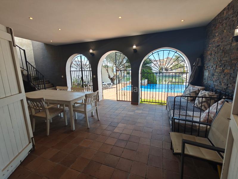Foto 86e5f4ec-c1ec-4c14-999e-b3b68c1e9b87. Casa en carrer llobregat casa en venta girona en Empuriabrava