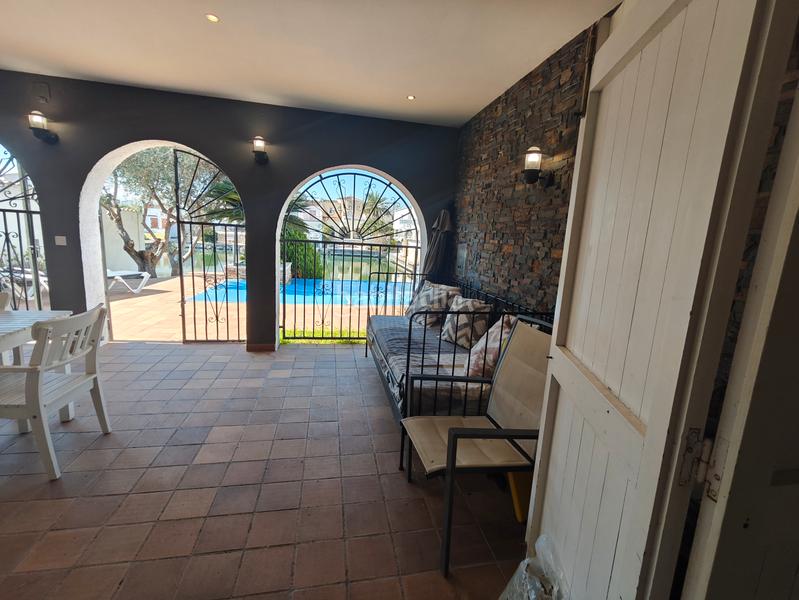 Foto 8aa3e1f7-c451-4e4e-bab2-811cd477e7a2. Casa en carrer llobregat casa en venta girona en Empuriabrava