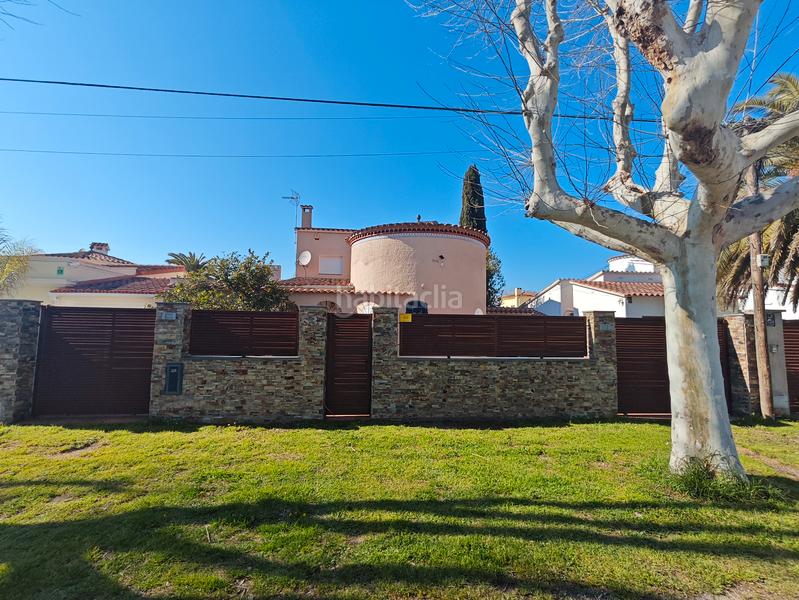 Foto 8b8598c7-9c9e-4615-ac01-ad3d0989642f. Casa en carrer llobregat casa en venta girona en Empuriabrava