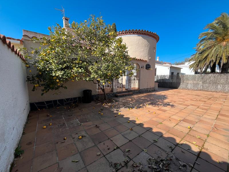 Foto 8fa83cf6-0b82-43ad-aec7-dcc548976dfa. Casa en carrer llobregat casa en venta girona en Empuriabrava
