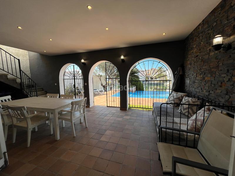 Foto e20c0a43-6cf4-4c17-9314-7357147f821c. Casa en carrer llobregat casa en venta girona en Empuriabrava
