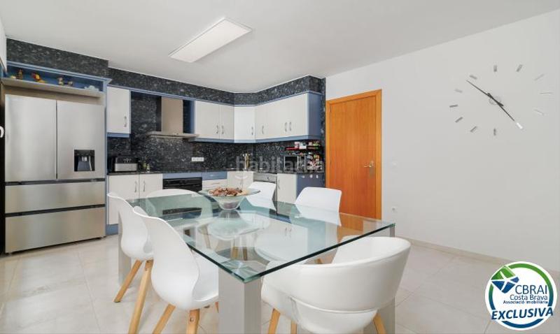 Foto c748909d-9581-4145-9726-87eb89af8db2. Casa en sector puigmal a 510 1 510 casa en venta girona en Empuriabrava