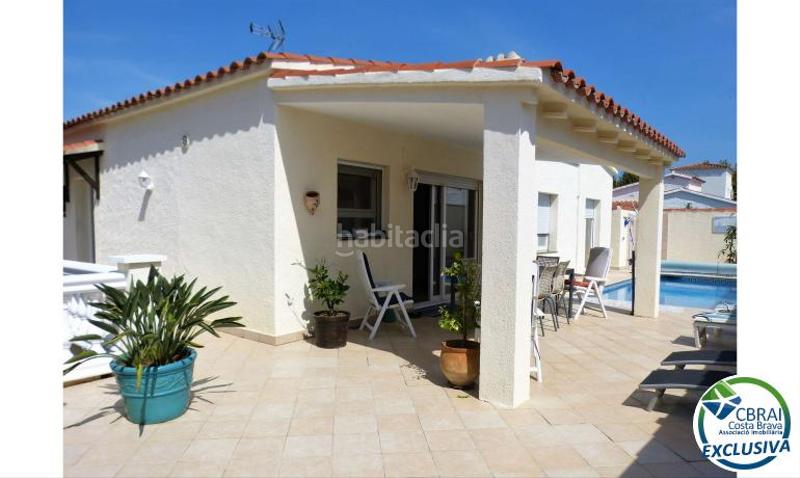 Foto a47687c5-6659-4bd9-b796-be0b985beb13. Casa en sector montgri 310 310 casa en venta girona en Empuriabrava