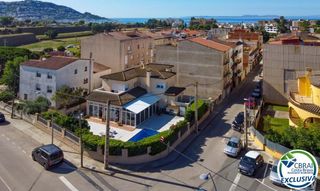 Casa a Carrer puigmal 24 24. Casa en venta en roses girona