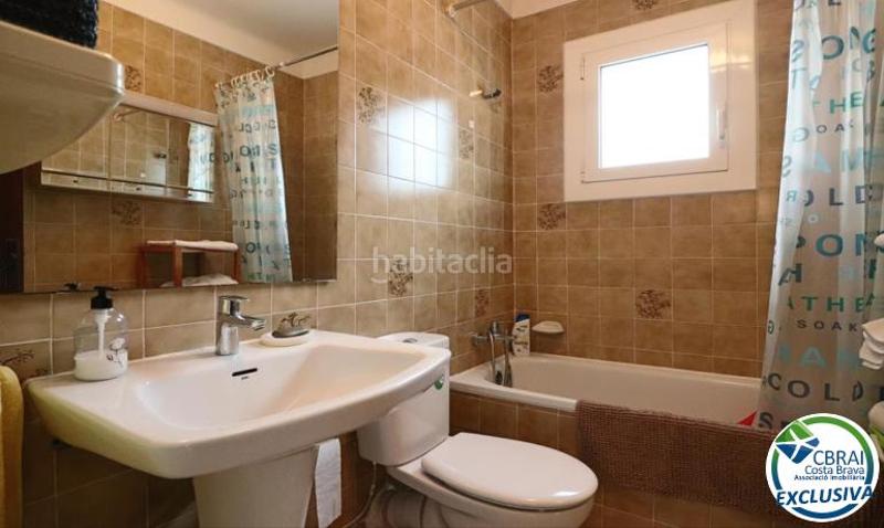 Foto d09a91b9-757e-487b-8db2-6793cd510e10. Casa en sector biblos 94 b 94 casa en venta girona en Empuriabrava