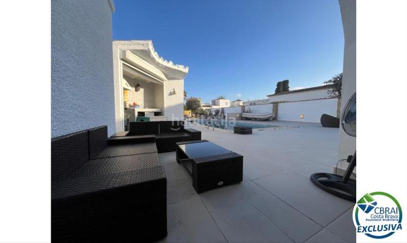 Foto 3bf679bf-1923-448f-90d6-c9f60cca0171. Casa en sector falconera 35 35 casa en venta girona en Empuriabrava