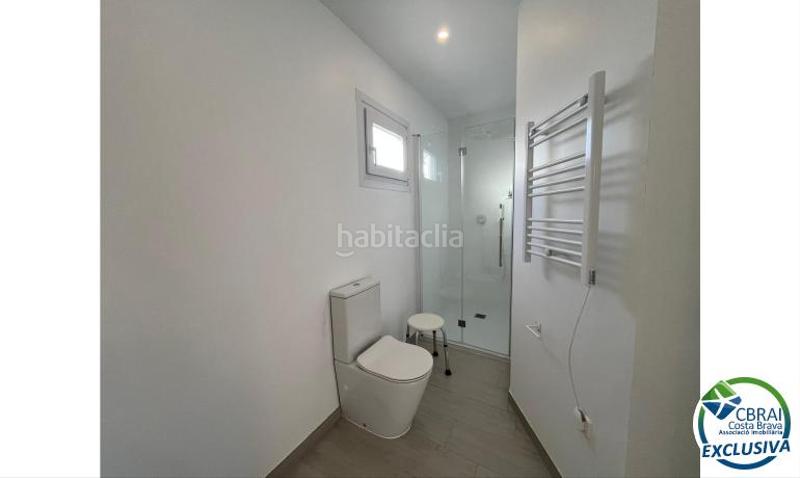 Foto 5325e49e-c61c-4d0a-85d2-6b75461043c1. Casa en sector falconera 35 35 casa en venta girona en Empuriabrava