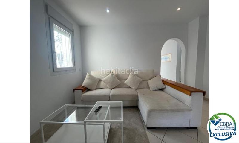 Foto b06d4151-8e18-45c2-af6a-e8c3247fc1b4. Casa en sector falconera 35 35 casa en venta girona en Empuriabrava