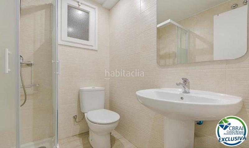 Foto ce9f5c28-53dd-4ab3-a898-6a028220e430. Apartamento en avenida de rhode 129 1 1 129 apartamento en venta girona en Roses