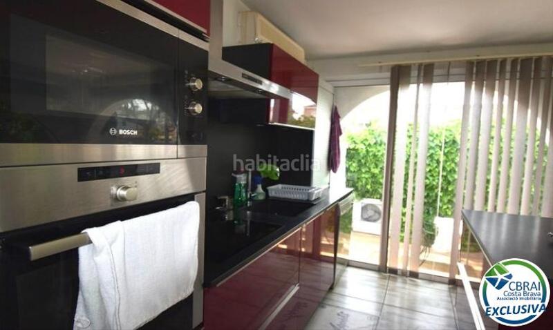 Foto 87a4902b-4c63-43fb-a2af-4b55f4cf3fe7. Casa en carrer llobregat 54 d 54 casa en venta girona en Empuriabrava