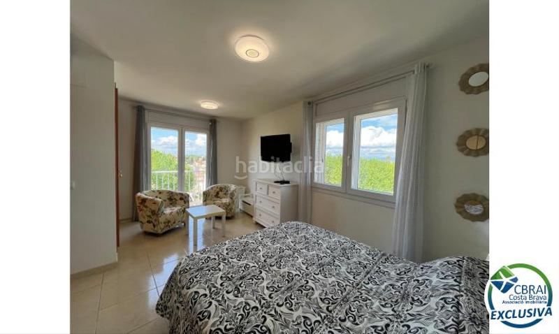 Foto b960ad13-f54f-4fd7-82d0-773df45eb37d. Apartamento en sector port emporda 1-2 3 a 1 apartamento en venta girona en Empuriabrava