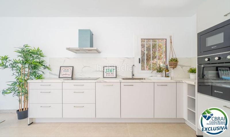 Foto 7b69cd92-7016-4499-864d-3b7e9a5913ae. Apartamento en calle bernat metge 1 0 3 1 apartamento en venta girona en Roses