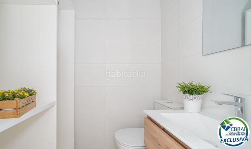 Foto 85bc6183-d85c-4384-8aa5-45ecd6ff3288. Apartamento en calle bernat metge 1 0 3 1 apartamento en venta girona en Roses