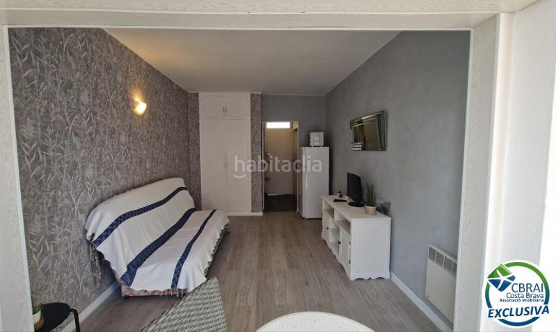 Foto d6ab20cd-2416-4d26-9652-e392a82dd13d. Apartamento en calle cala rostella 3 2 65 3 apartamento en venta girona en Roses