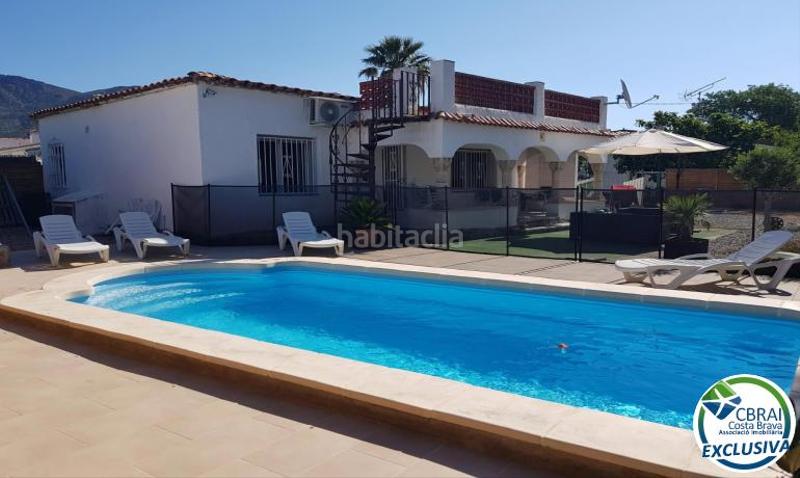 Foto e7bcc907-159d-4181-885c-7d9e99c9580b. Casa en calle baix camp 4 4 casa en venta girona en Roses