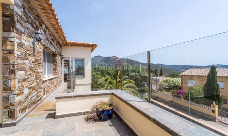 Foto 4c5b36d9-e2e1-4cb5-aafb-997febacbd82. Casa en calle castella 5 5 casa en venta girona en Roses