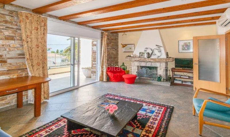 Foto b71158ff-7ee3-49d0-97c7-b3e87ca3b345. Casa en calle castella 5 5 casa en venta girona en Roses