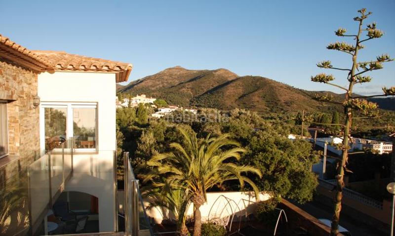 Foto c0349de2-305a-4283-8335-20439e83563c. Casa en calle castella 5 5 casa en venta girona en Roses