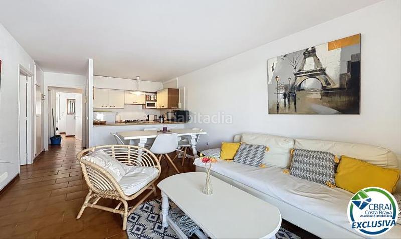 Foto ece84529-2b9e-48d0-9473-b84569e7f115. Apartamento en avenida castello d empuries 6 1 5 6 apartamento en venta girona en Empuriabrava