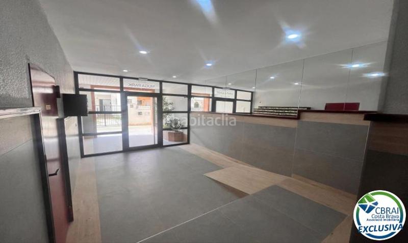 Foto c4a466c8-1319-4434-bf54-ae7662041ca3. Apartamento en calle muga a 4 2 0 apartamento en venta girona en Empuriabrava