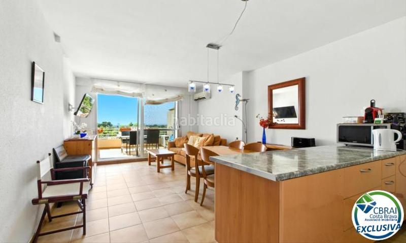 Foto df7637c0-366f-4889-b6d9-197223845c7f. Apartamento en calle muga a 4 2 0 apartamento en venta girona en Empuriabrava