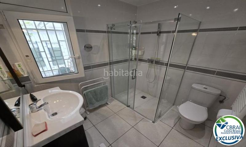 Foto 08e956ad-636a-4638-97ce-991dad2ed60b. Casa en carrer montseny 82 82 casa en venta girona en Empuriabrava