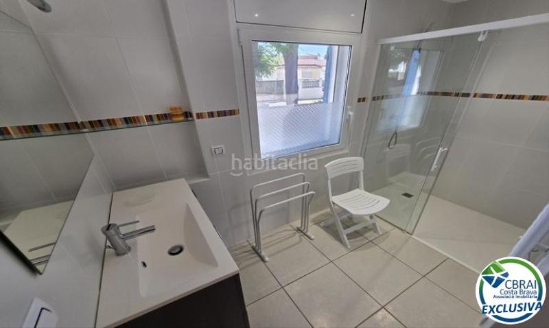 Foto 27e209f3-2c47-4ff8-997a-1a91aa88a7ac. Casa en carrer montseny 82 82 casa en venta girona en Empuriabrava