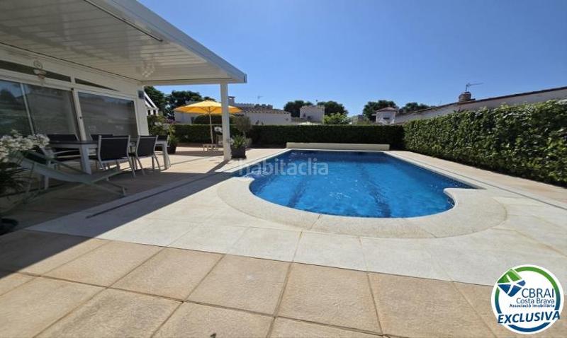 Foto 42af79ab-0ee7-40b1-bc03-f07722b4c710. Casa en carrer montseny 82 82 casa en venta girona en Empuriabrava