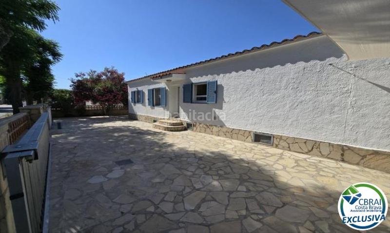 Foto 5011ce24-69ff-4f77-a630-cf2f6ad82836. Casa en carrer montseny 82 82 casa en venta girona en Empuriabrava