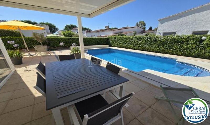 Foto 8308aeab-d785-44a1-8547-c6b1ab419b42. Casa en carrer montseny 82 82 casa en venta girona en Empuriabrava