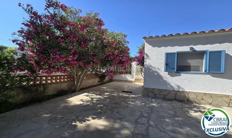 Foto b1298c16-af03-44a8-aab8-73458e279ccc. Casa en carrer montseny 82 82 casa en venta girona en Empuriabrava