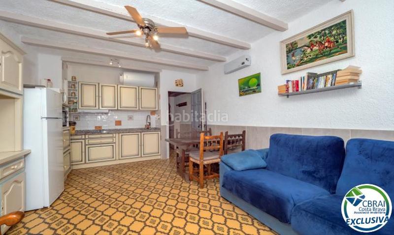 Foto b2012c21-e573-487d-9fd0-18d4427d041c. Apartamento en calle poblat tipic/las chabolas 3 0 1 3 apartamento en venta girona en Empuriabrava