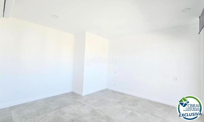 Foto 4c6e65f6-fedd-4b65-9a47-fb691cc7fbc9. Apartamento en calle punta llevant 12 4 2 12 apartamento en venta girona en Roses
