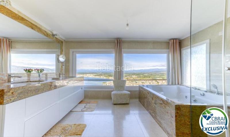 Foto 847cf851-628c-43ab-8597-b58bb8df4d0f. Casa en calle ramon llull 21 21 casa en venta girona en Roses