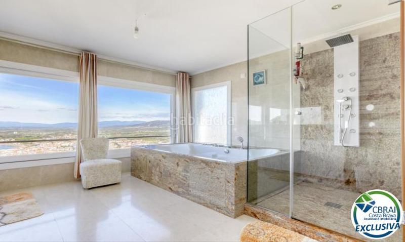 Foto e9d353d8-5061-4dfa-94ae-943afed4cca4. Casa en calle ramon llull 21 21 casa en venta girona en Roses