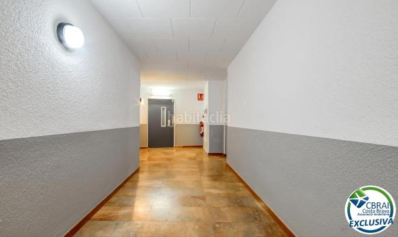 Foto 89c06d79-ebc7-4c16-b44e-89c7cdb9ffc1. Apartamento en calle cap norfeu 60 1 5 60 apartamento en venta girona en Roses