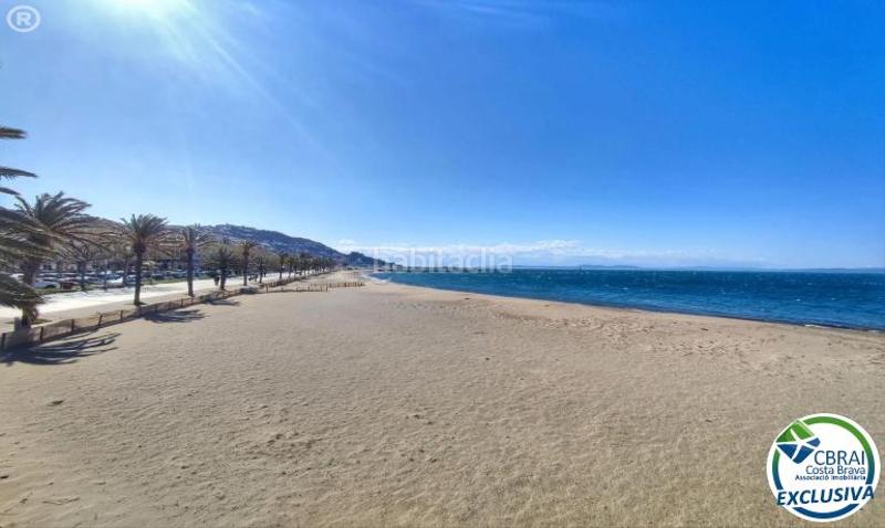 Foto d1f9ab56-1f6e-42a1-b70a-adfb167950c2. Apartamento en calle cap norfeu 60 1 5 60 apartamento en venta girona en Roses